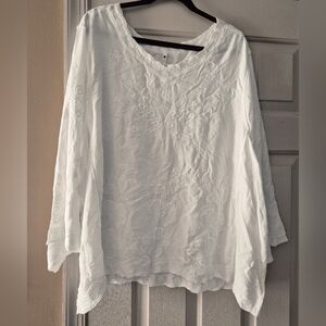 Elegant White Embroidered Women's Top